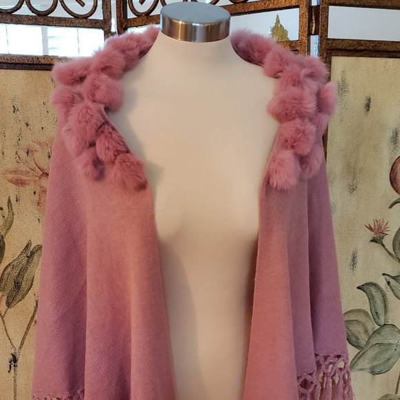 LULU Guinness Dusty Pink Poncho - Picture 2 of 8